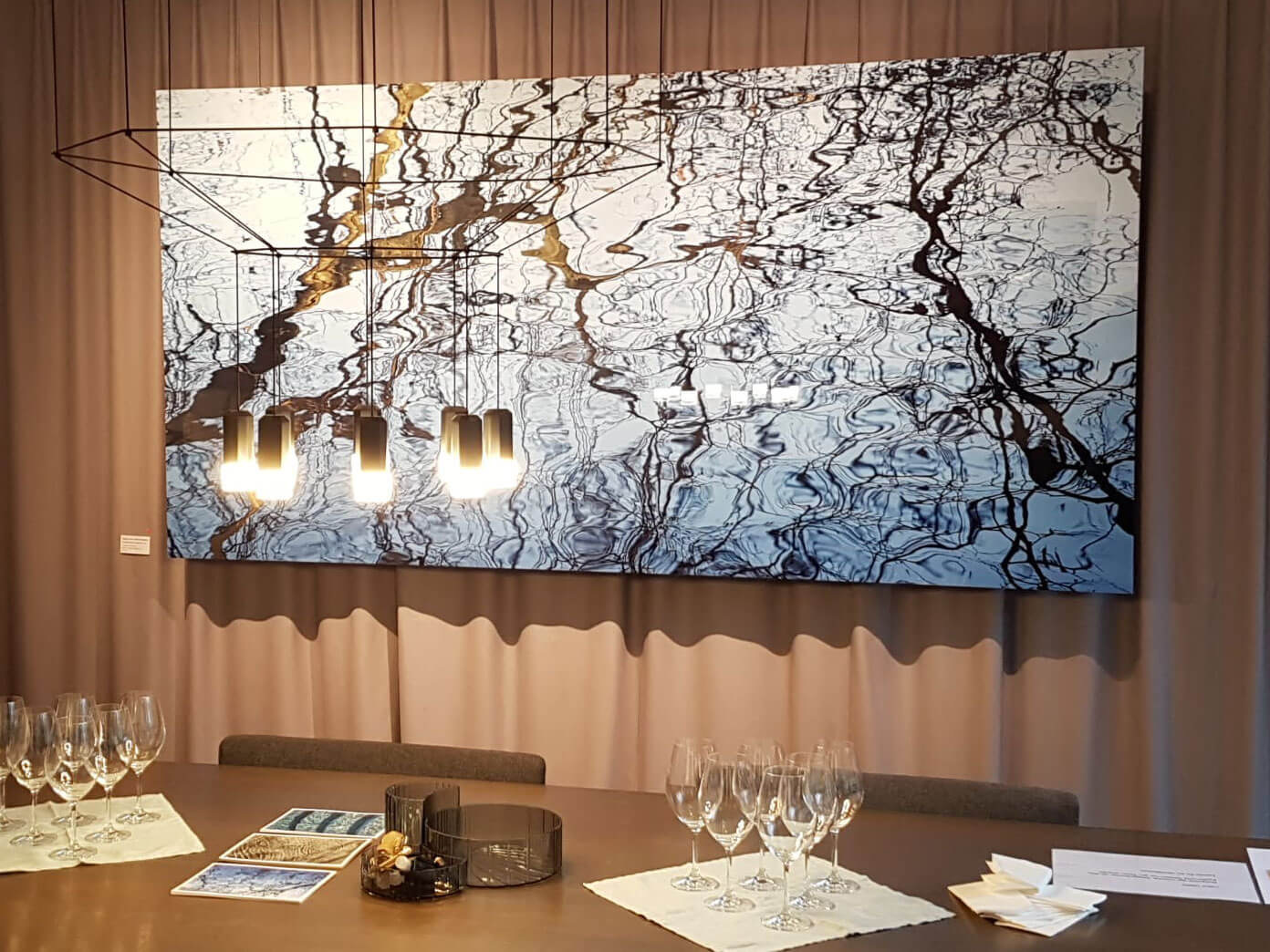 Vaughan James: «Water the Essential»